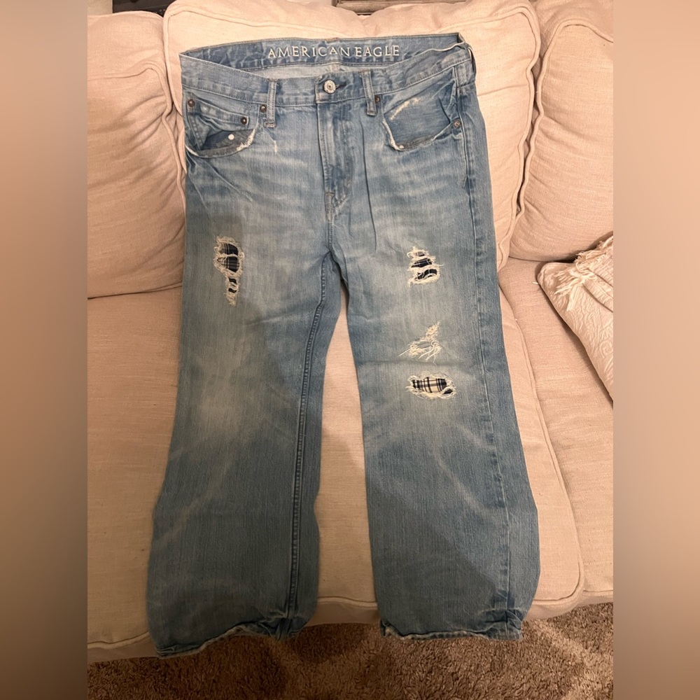 American Eagle Men’s ripped Jeans Low Loose Light Wash 32/30